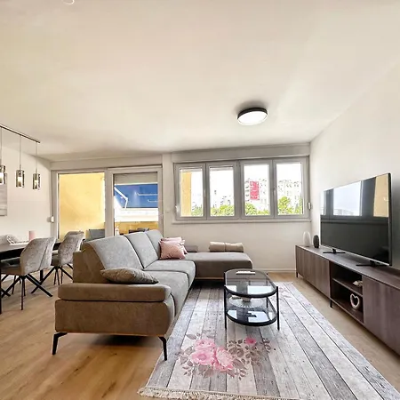 Iii Apartamento *