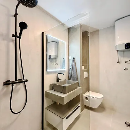 Iii Apartamento *